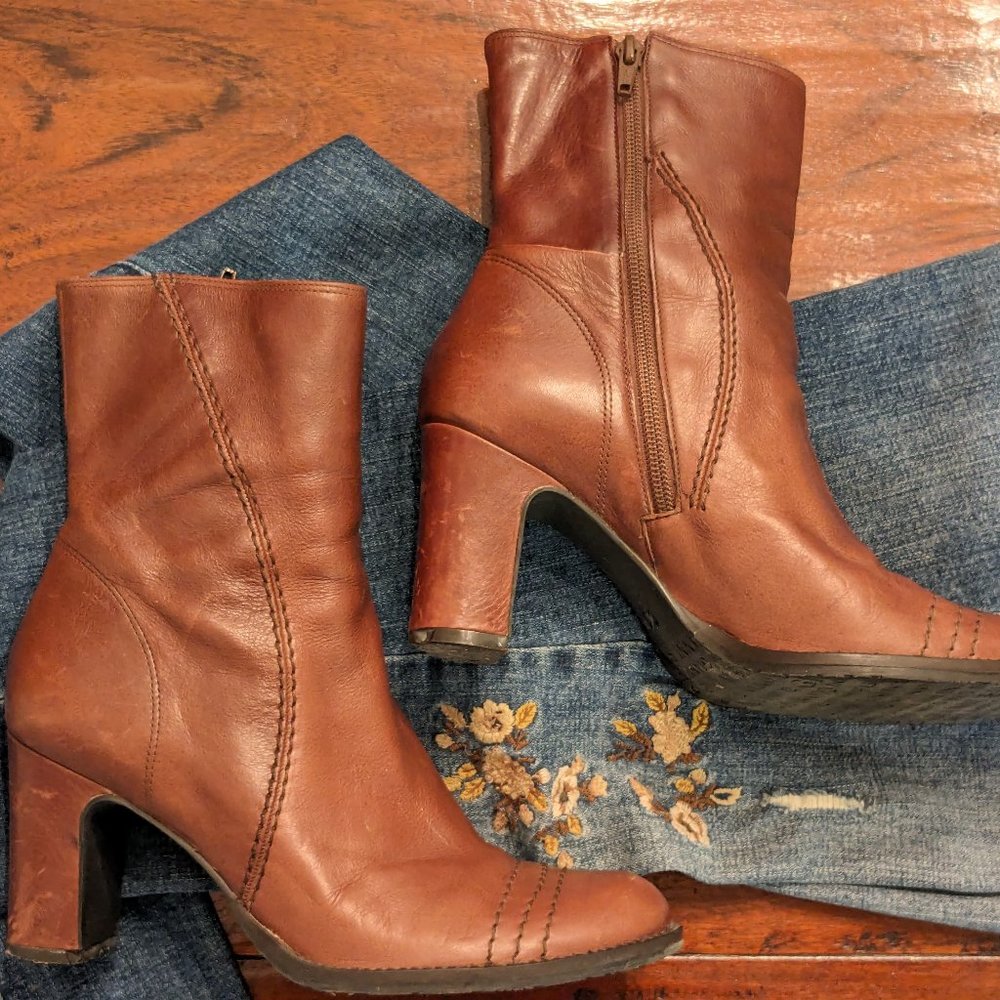 Leather Gianni Bini ankle boots, size 8M, run slightly small